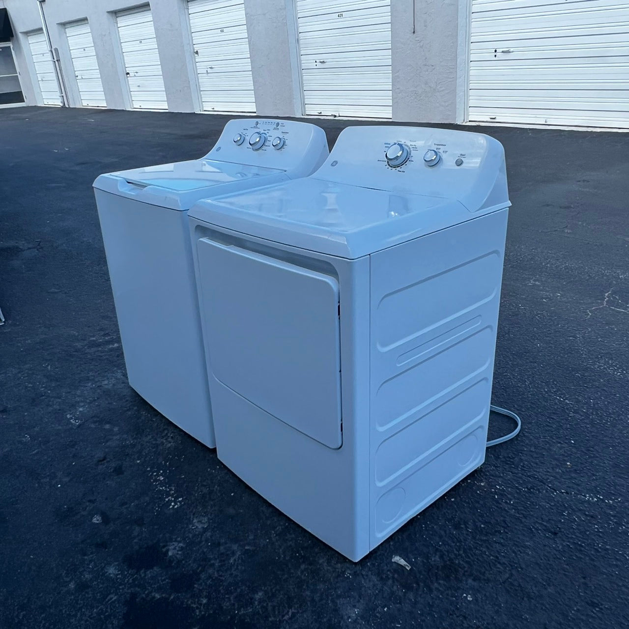 GE Washer and Dryer Set GE Washer and Dryer Set